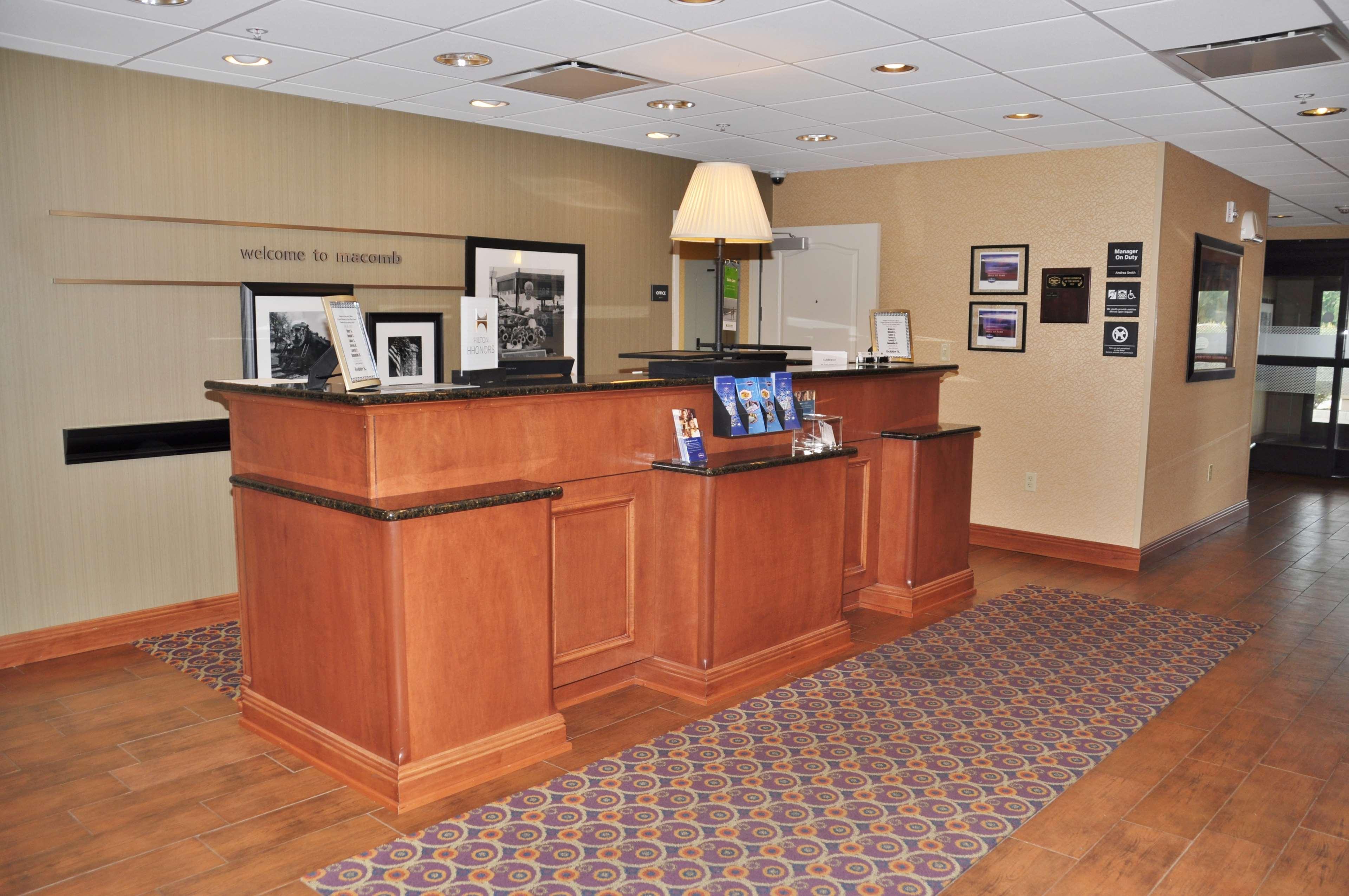 Hampton Inn Macomb Exteriör bild